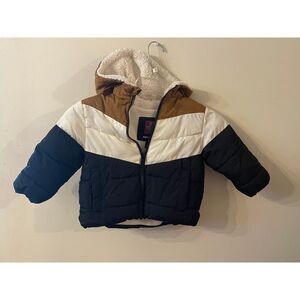 Cozy‎ Swiss-Inspired Puffer Jacket